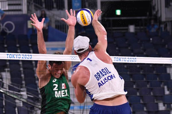 Alison e Álvaro Filho venceram a dupla mexicana e estão nas quartas de final em Tóquio por Vitor Jubini