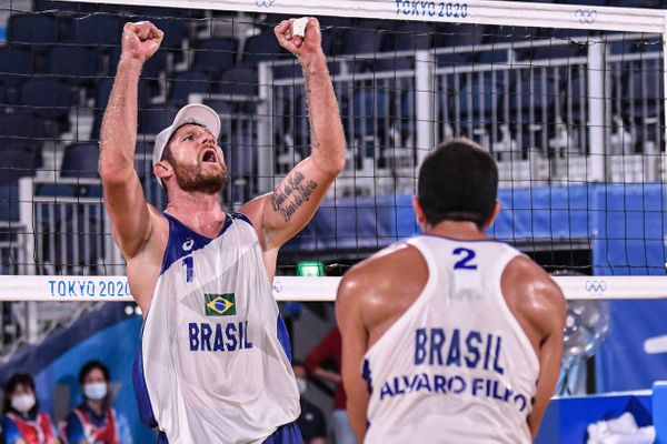 Alison e Álvaro Filho venceram a dupla mexicana e estão nas quartas de final em Tóquio por Vitor Jubini