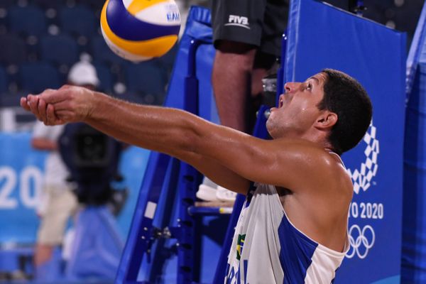 Alison e Álvaro Filho venceram a dupla mexicana e estão nas quartas de final em Tóquio por Vitor Jubini