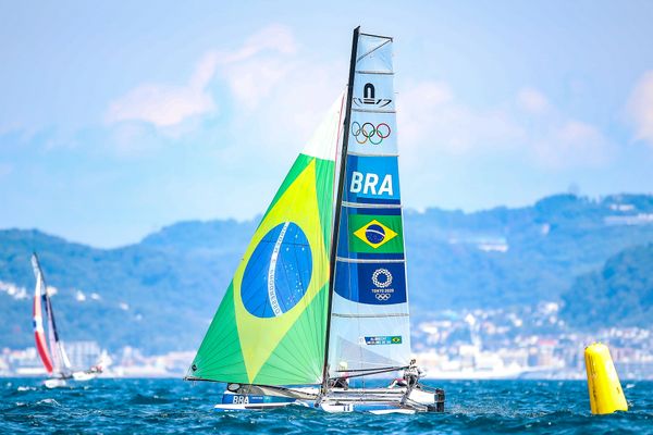 Samuel Albretch disputa a categoria Nacra 17 da vela