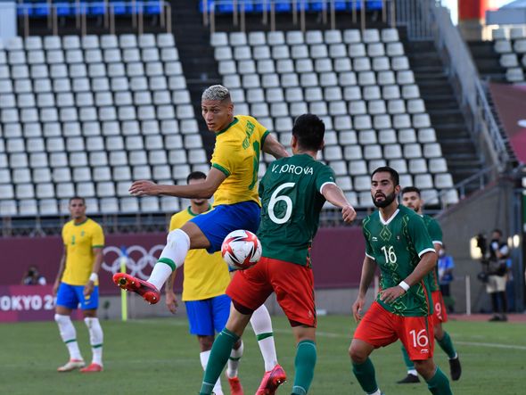 Richarlison mostrou raça na partida entre Brasil e México nas Olimpíadas por Vitor Jubini
