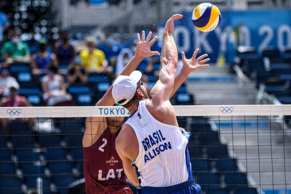 A dupla de Vôlei de Praia ALison e ÁLva por Vitor Jubini