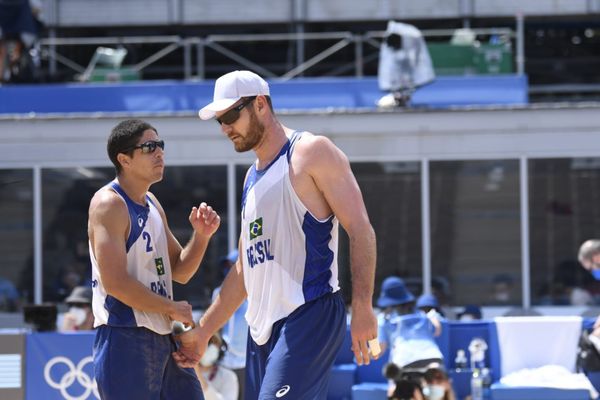 Álvaro Filho e Alison nas quartas de final do vôlei de praia