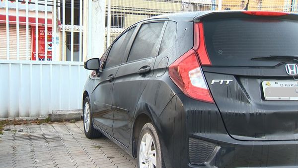 Carro usado por criminosos em arrastão era roubado