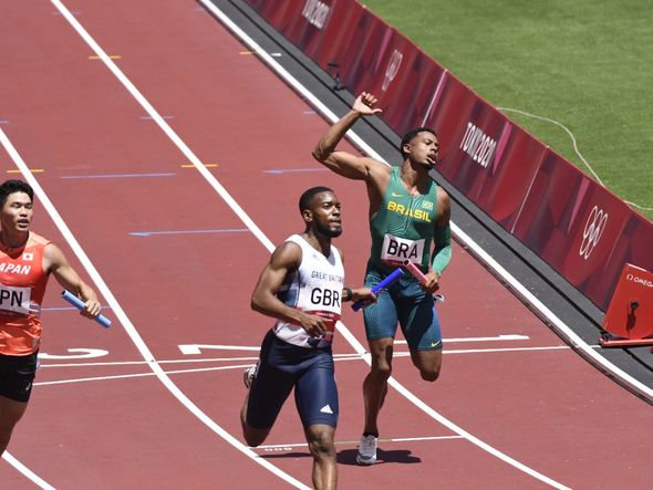 Com o capixaba Paulo André Camilo, Brasil é eliminado no revezamento 4x 100m por Vitor Jubini