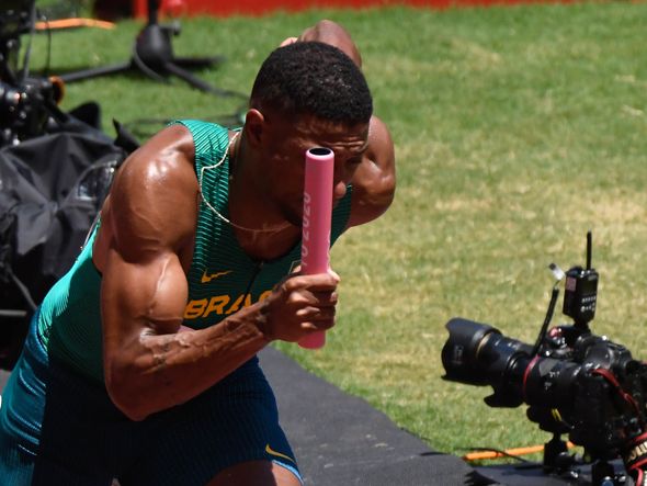 Com o capixaba Paulo André Camilo, Brasil é eliminado no revezamento 4x 100m por Vitor Jubini