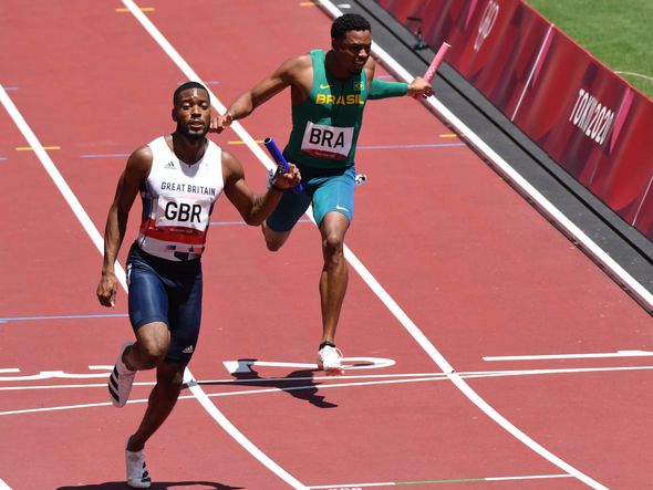 Com o capixaba Paulo André Camilo, Brasil é eliminado no revezamento 4x 100m por Vitor Jubini