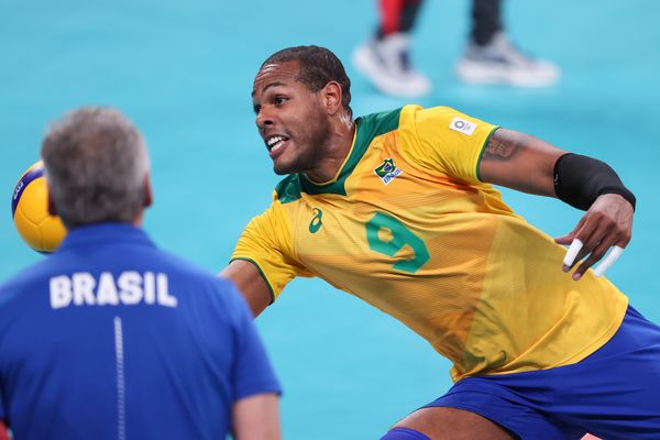Brasil perde para Comitê Olímpico da Rússia no vôlei masculino e irá disputar a medalha de bronze