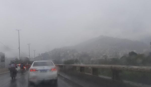 Chuva atinge o ES: tempo muda na Grande Vitória por Foto do leitor | Vania Tozzatto