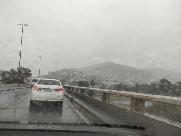 Chuva atinge o ES: tempo muda na Grande Vitória por Foto do leitor | Vania Tozzatto