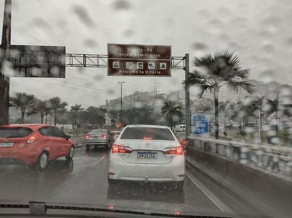 Chuva atinge o ES: tempo muda na Grande Vitória por Foto do leitor | Vania Tozzatto