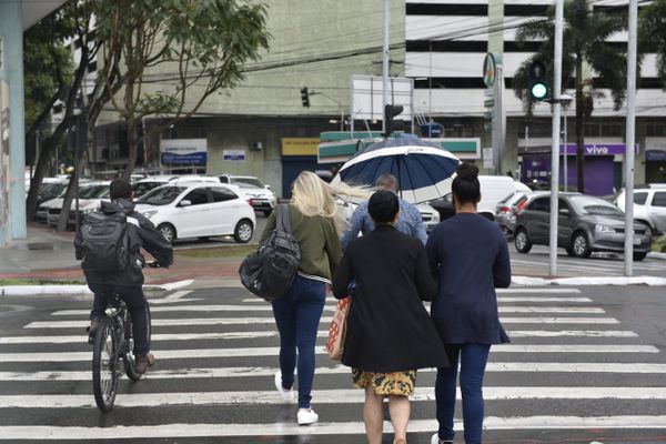 Tempo muda na Grande Vitória; frente fria; chuva; frio