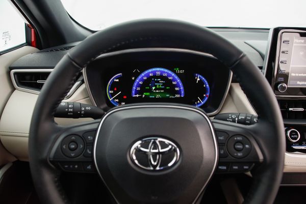 No painel de instrumentos, é possível acompanhar tudo o que acontece no carro por Toyota/Divulgação 