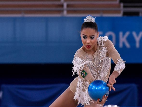 Geovanna é uma das ginastas que formam o time do Brasil na ginástica Rítmica por Vitor Jubini