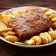 Imagem - Como fazer costela suína ao molho de vinho com batata rústica