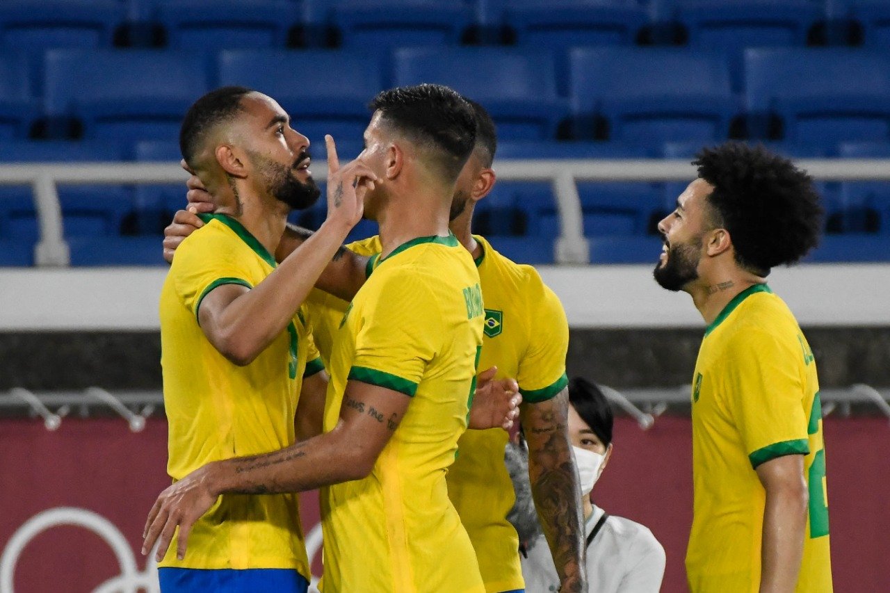 Brasil conquista 4 medalhas em um dia; seleção de futebol busca novo ouro -  Gazeta de São Paulo