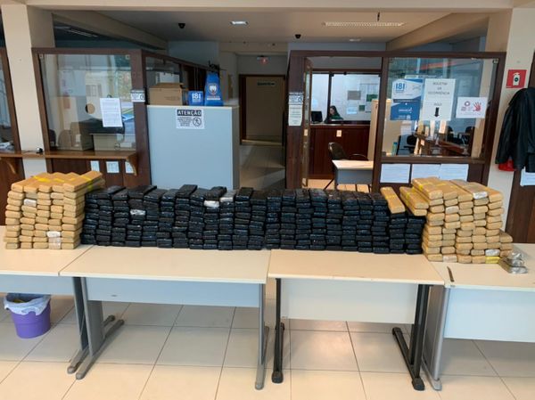 A droga estava em tabletes e, segundo o motorista, uma pessoa desconhecida ofereceu R$ 5 mil para que ele levasse o carro de Manhuaçu, no Estado de Minas Gerais, até Cachoeiro de Itapemirim, no Sul do Espírito Santo