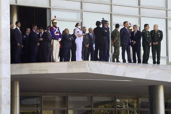 Presidente da República, Jair Bolsonaro recebe convite da Demonstração Operativa a ser realizada por ocasião da Operação Formosa 2021. por Pedro França/Agência Senado