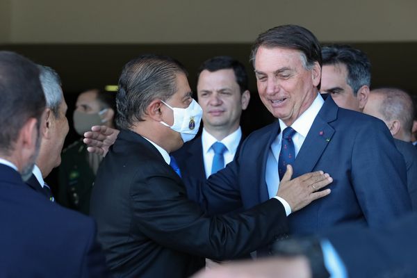 Presidente da República, Jair Bolsonaro recebe convite da Demonstração Operativa a ser realizada por ocasião da Operação Formosa 2021. por Marcos Corrêa/PR