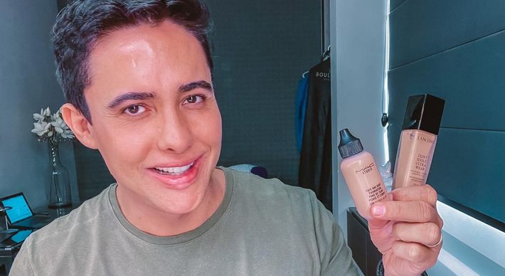 O maquiador Ricardo Silveira explica como escolher a base que não causa acne