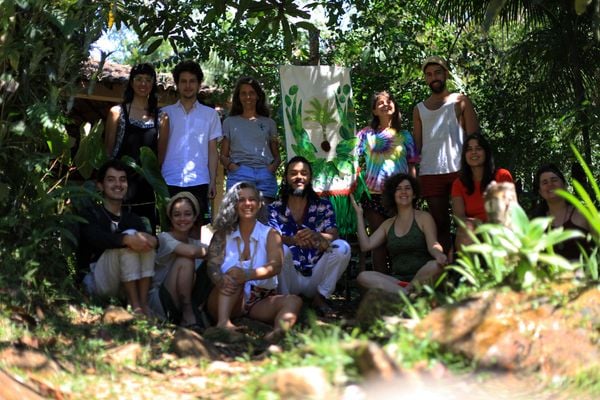 Artistas que participaram da Residência das Plantas, na Mata Atlântica, no Caparaó