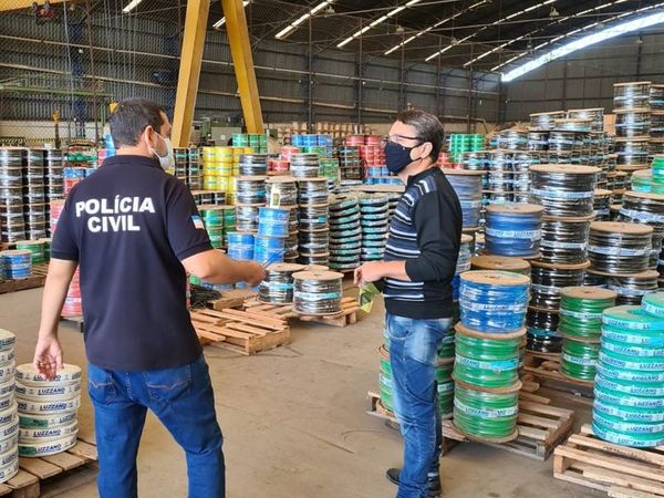 Polícia interditou fábrica de fios elétricos na Serra