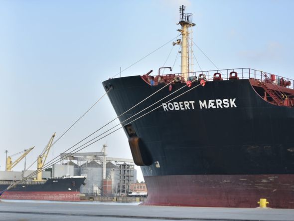 Navio dinamarquês Robert Maersk precisou ficar em quarentena no Espírito Santo, após casos de Covid-19 entre os tripulantes por Fernando Madeira