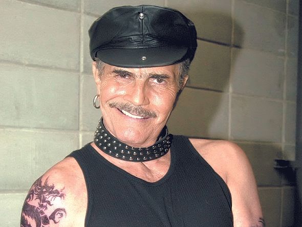 2004 - Tarcísio Meira como Baby, um produtor de filme pornô no especial de fim de ano, "Correndo Atrás"  por Divulgação/Arquivo A Gazeta  