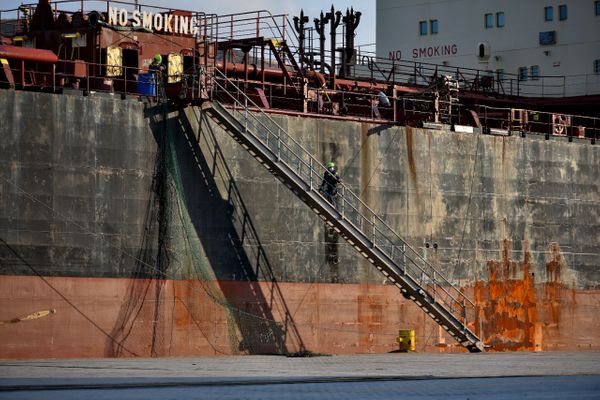 Após quarentena, navio Robert Maersk deixou o Porto de Vitória no dia 12 de agosto de 2021 por Fernando Madeira
