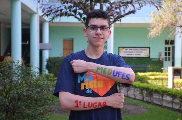 Augusto Henrique de Oliveira, de 18 anos, foi aprovado em 1º lugar em Medicina na Ufes pelo Sisu