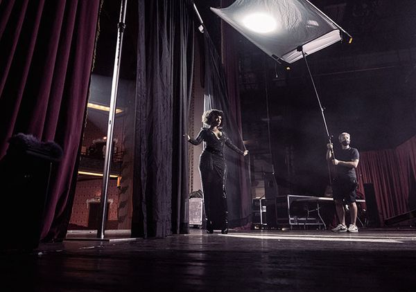 Bryan Adams fotografa estrelas para o Calendário Pirelli, que neste ano tem o tema 