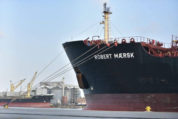 Navio dinamarquês Robert Maersk precisou ficar em quarentena no Espírito Santo, após casos de Covid-19 entre os tripulantes por Fernando Madeira