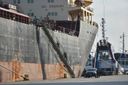 Navio dinamarquês Robert Maersk precisou ficar em quarentena no Espírito Santo, após casos de Covid-19 entre os tripulantes(Fernando Madeira)