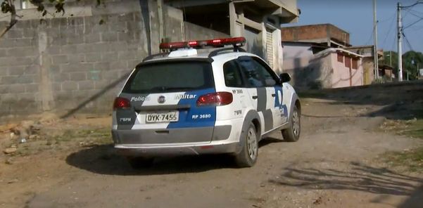 Segundo a Polícia Militar, os bandidos deram mais de 30 tiros