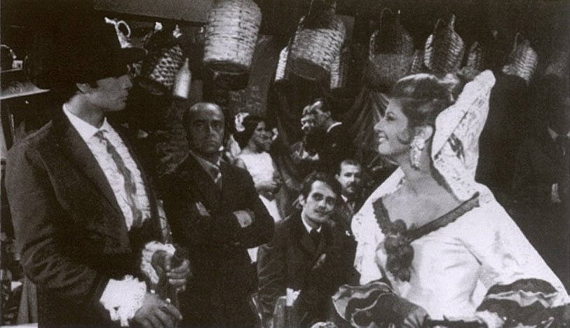 1963 - Glória Menezes com Tarcísio Meira em cena de 2-5499 Ocupado, primeira telenovela diária 