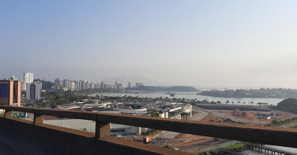 Nevoeiro cobriu parte da cidade de Vitória por Carlos Alberto Silva