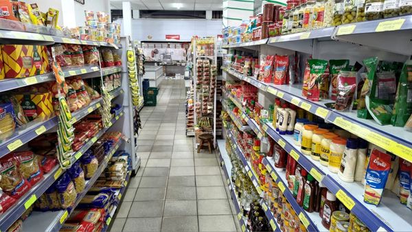 Supermercado é assaltado na Serra