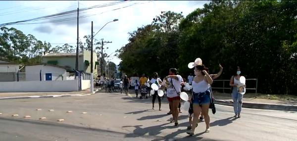 Família, vizinhos e amigos fizeram um protesto por mais notícias sobre as buscas de Patrick