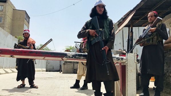 Prática era comum durante a primeira passagem dos talibãs pelo governo, de 1996 a 2001. Homem executado foi condenado à morte por um assassinato cometido há cinco anos