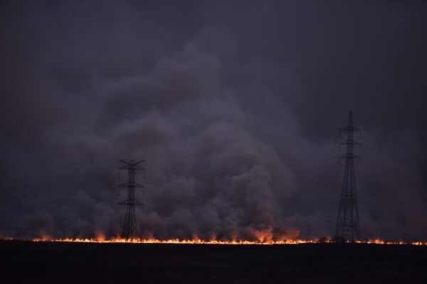 Incêndio atinge área de vegetação na Serra por Fernando Madeira