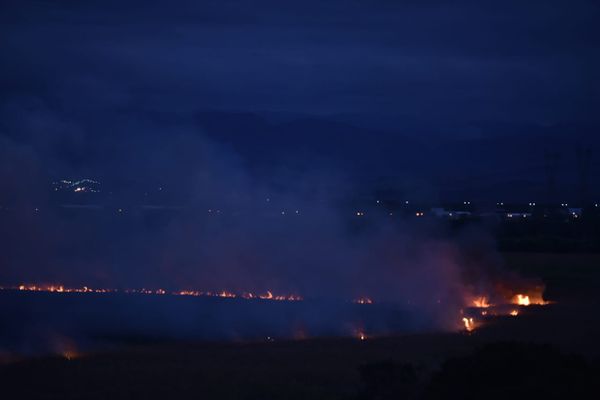 Incêndio atinge área de vegetação na Serra por Fernando Madeira