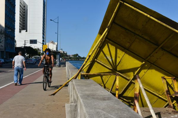 Plataforma em Vitória veio abaixo cerca de um mês depois de denúncia  por Fernando Madeira