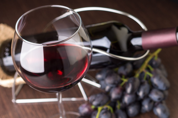 Taça de vinho feito com uva pinot noir