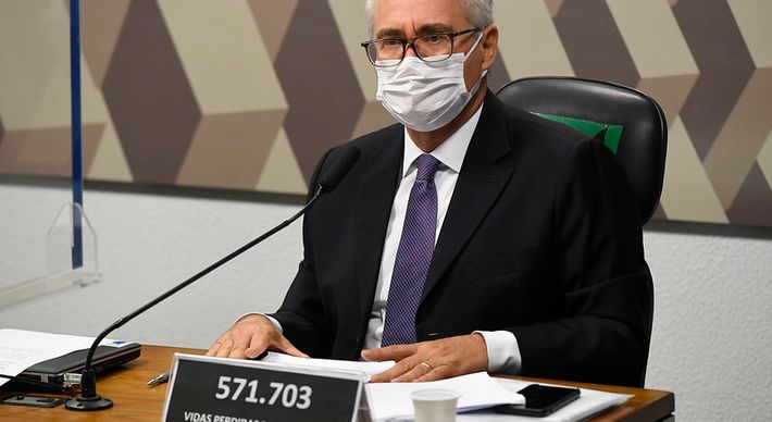 De acordo com o senador e relator da CPI da Covid, Renan Calheiros, ele será citado 'pelas digitais, participação, omissão, pela forma como deixou de comprar na hora certa as vacina'