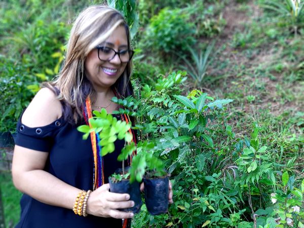 A escritora, doutora em Literatura Comparada pela UFES e ativista ambiental Renata Bomfim