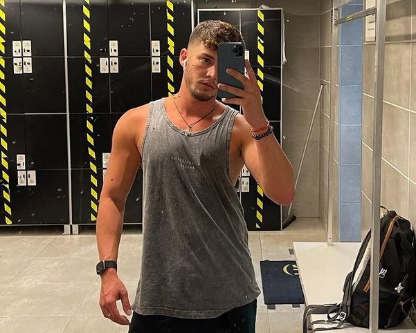 O jovem Rafael Gava normalmente chega para malhar entre 21h e 21h30