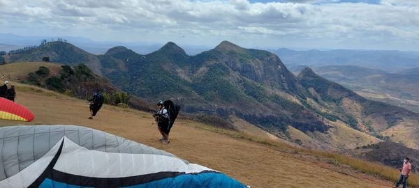 Voo - Parapente por Alessandro Bachetti - Tv Gazeta