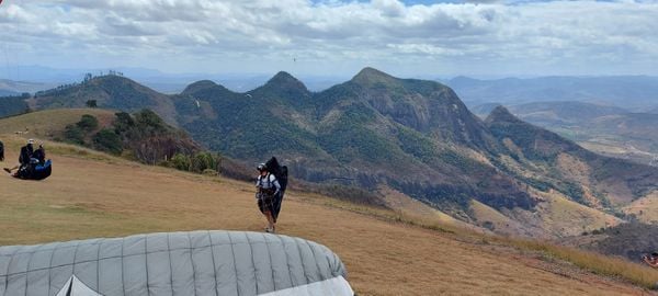 Voo - Parapente por Alessandro Bachetti - Tv Gazeta