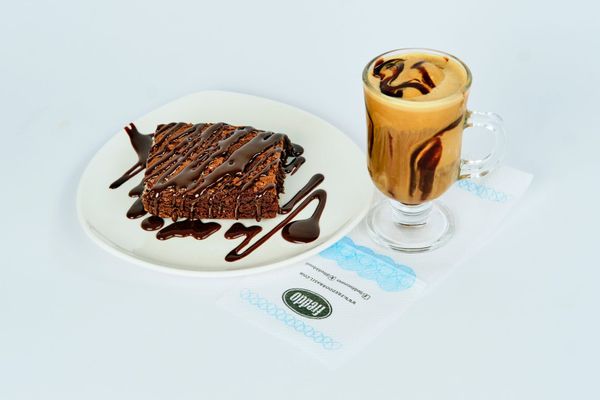 Afogato e brownie da Freddo, no Shopping Vitória