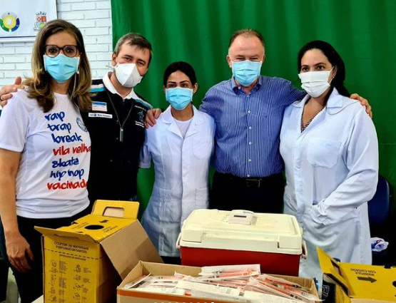 Casagrande participa de campanha de vacinação no ES
